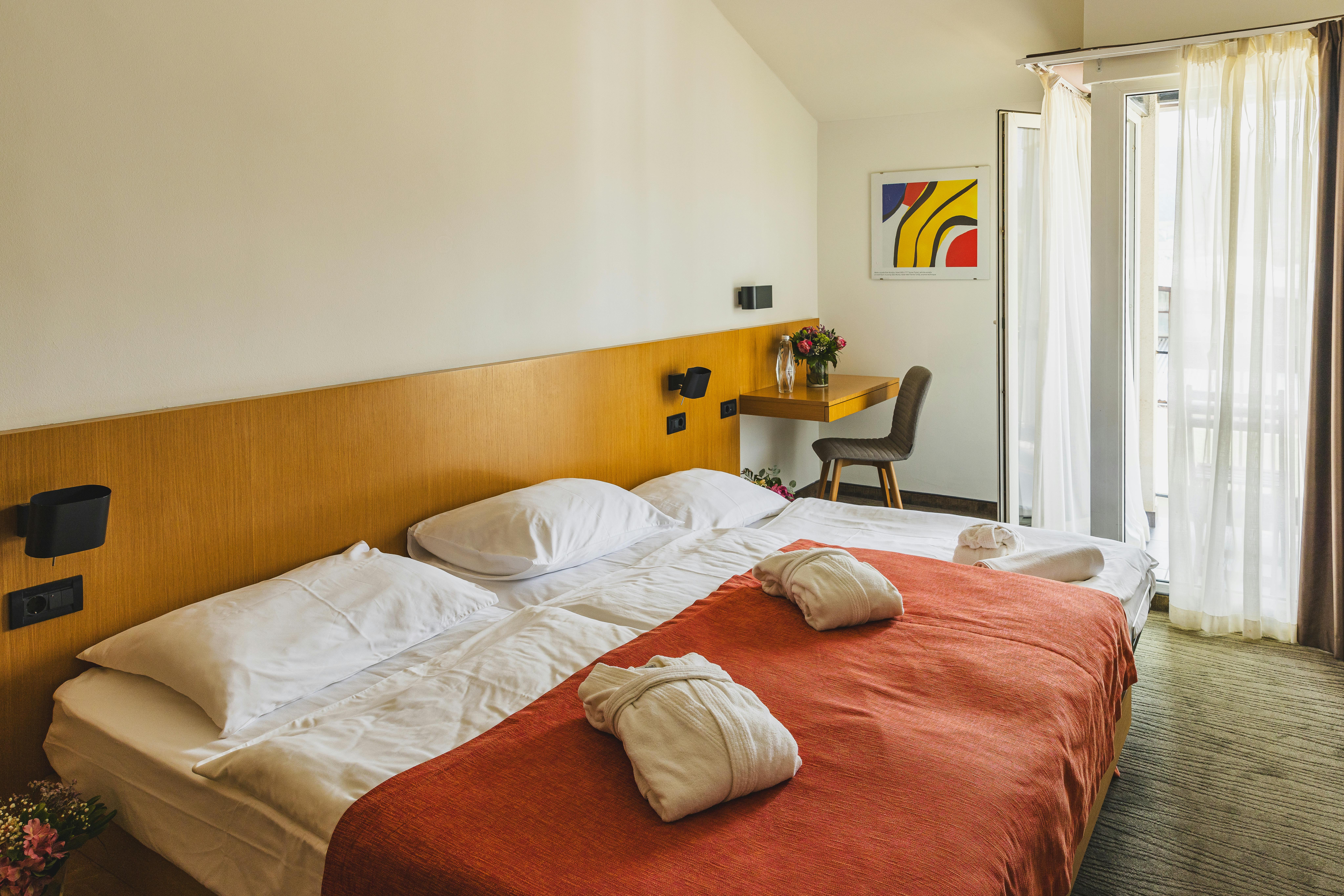 Terme Tuhelj - Hotel Well - Ultra last minute poletje za celo družino, Tuheljske Toplice, Hrvaška - 390 EUR - 2x nočitev v dvoposteljni Classic sobi z možnostjo dodatnega ležišča za 2 osebi (1. otrok do 11,99 let in 2. otrok do 4,99 let brezplačno), Polpenzion